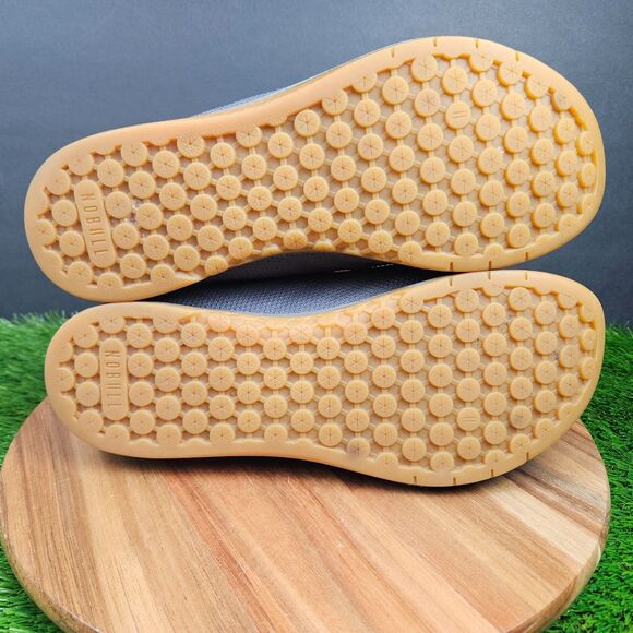 Athletic_Shoes